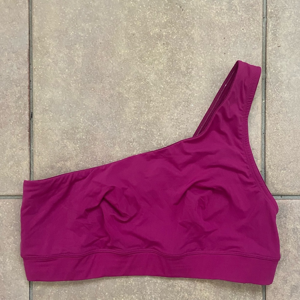 parade one sleeve cold shoulder asymmetrical bralette sports bra in hula hoop